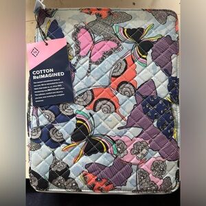 NWT Vera Bradley Tablet Tamer Organizer in Butterfly By pattern.
